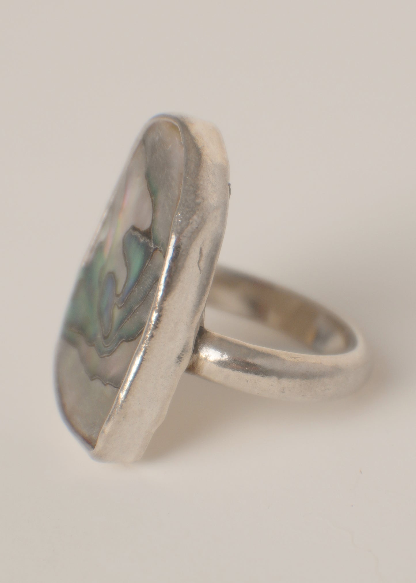 Abalone ring 8