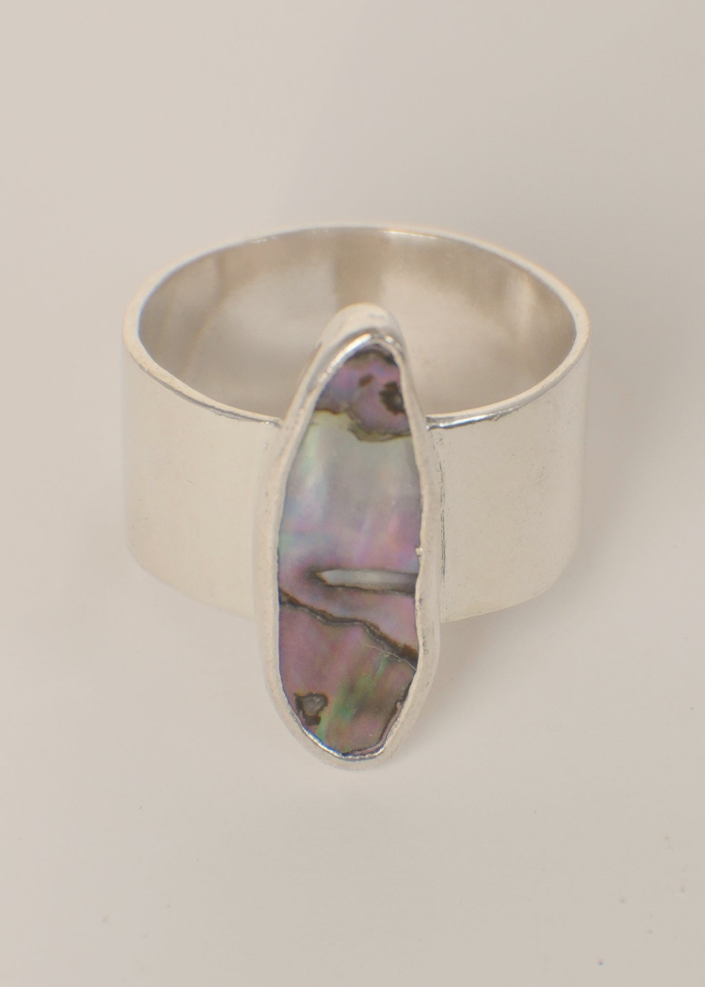 Abalone ring 9