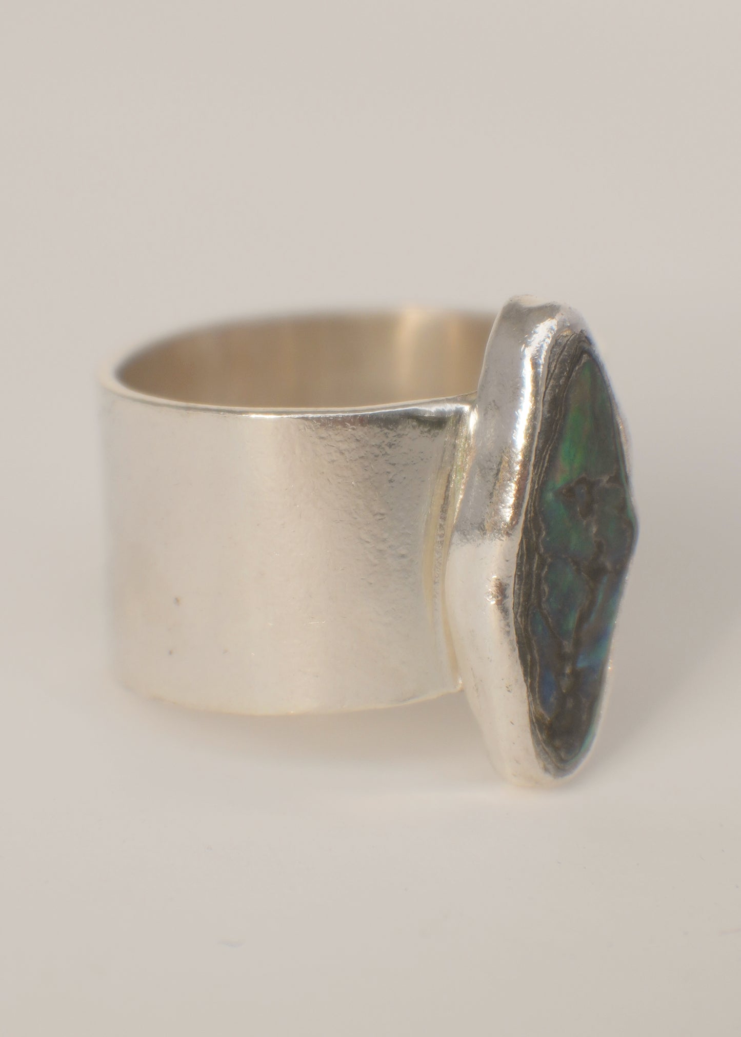 Abalone ring 8.5