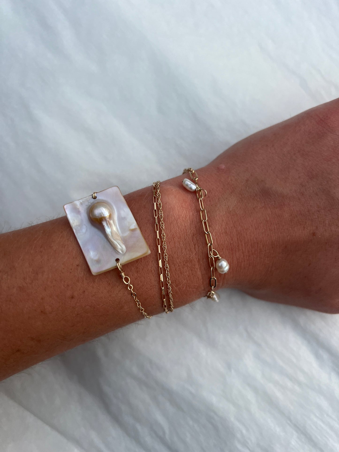 MOTHER OF PEARL BRACELET