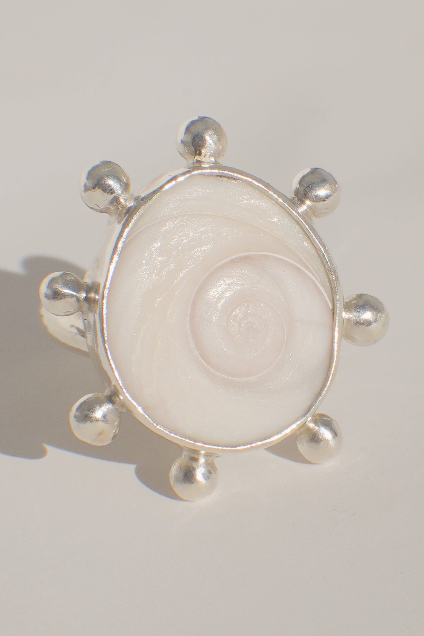 Operculum Dot Ring 7