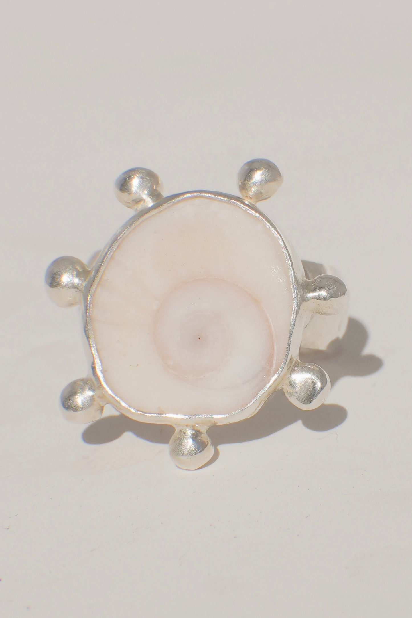 Operculum Dot Ring 5.5