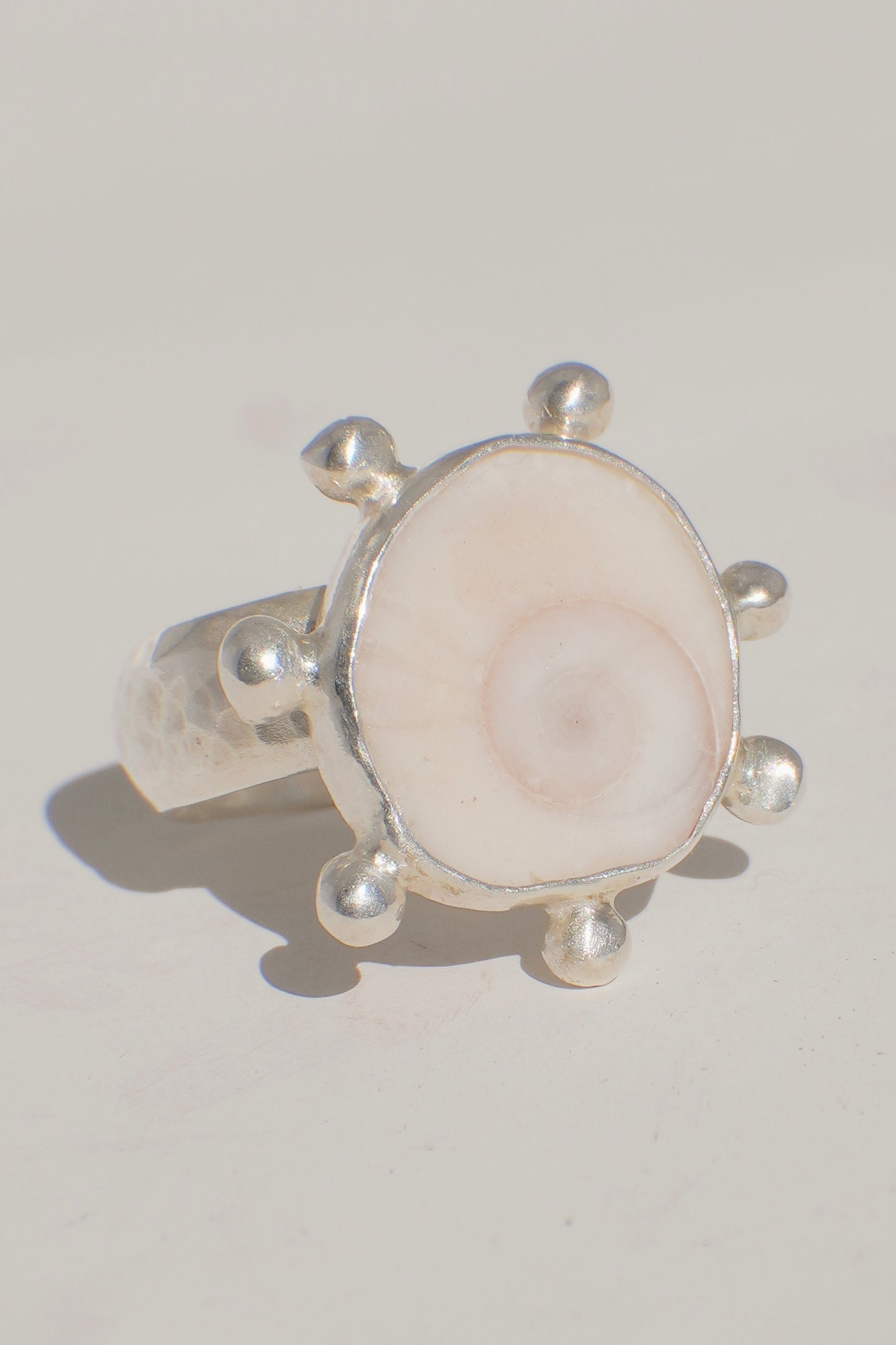 Operculum Dot Ring 5.5